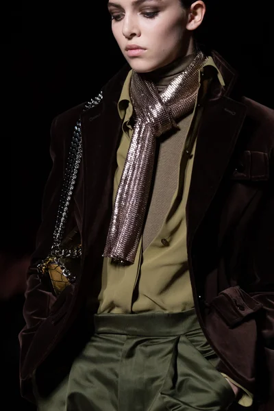 Look 52